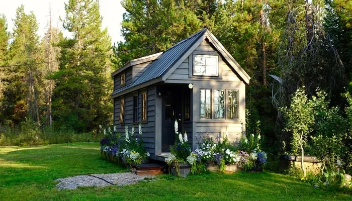 Off grid tiny house in the mountains