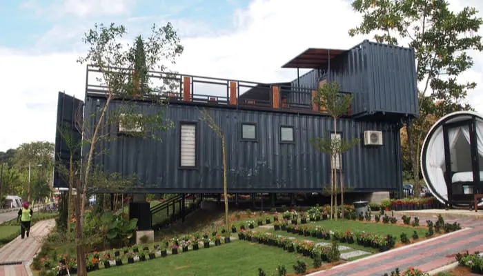 A house made from refurbish shipping container.