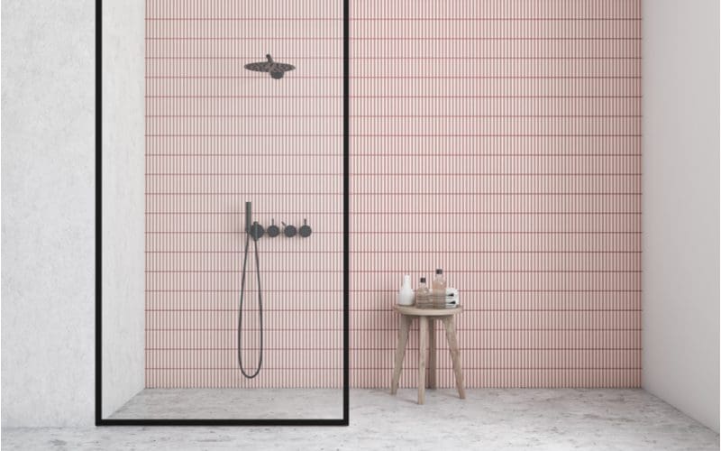 White and Pink Minimalist Concrete Doorless Walk-in Shower Idea