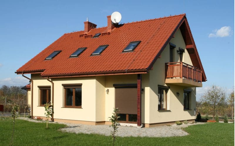 What Color To Paint A House With Red Roof Rethority - Exterior Paint Colors That Go With Red Tile Roof