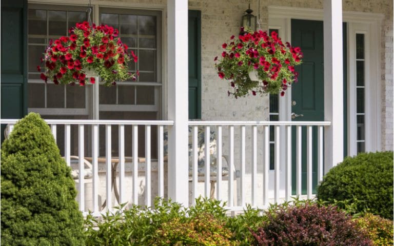 10 Unique Front Deck Ideas For Small Houses