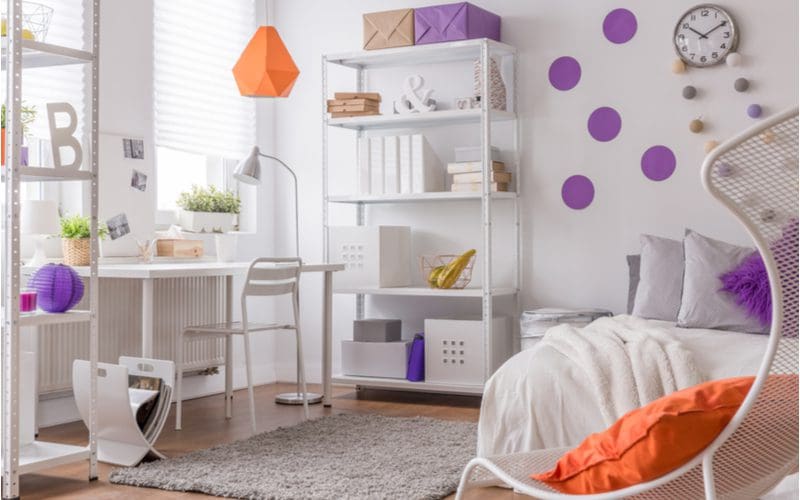 Purple and White Tween Bedroom Idea