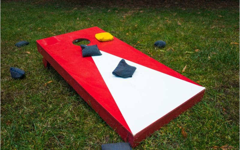 Cornhole rules with bags featured image