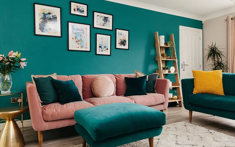 Calming nature of teal and pink color combination is ideal for living room