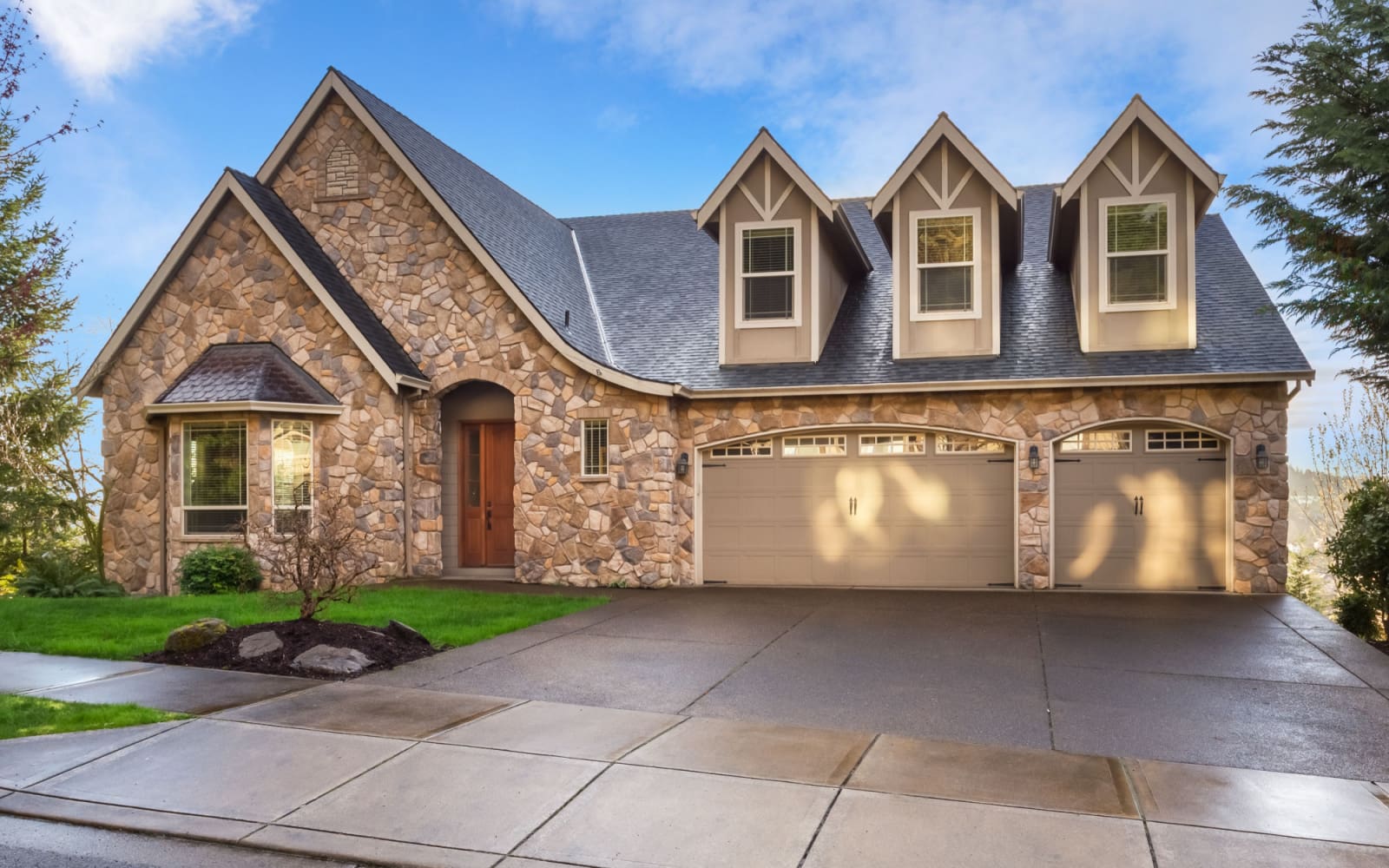 Types of Exterior House Stone: A Detailed 2023 Guide