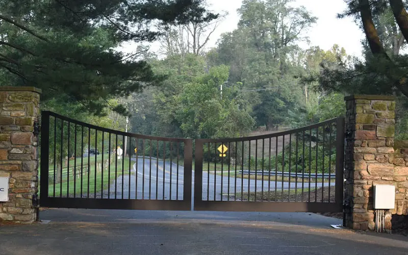 Collared Driveway Gate