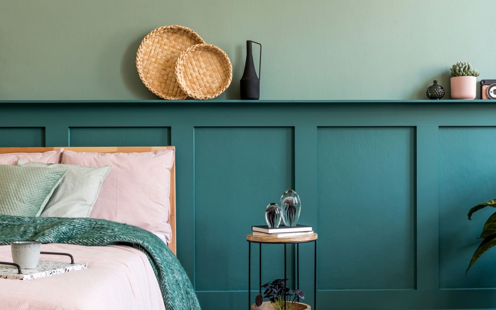 Colors that Go with Teal:  The Ultimate Guide to Mixing and Matching