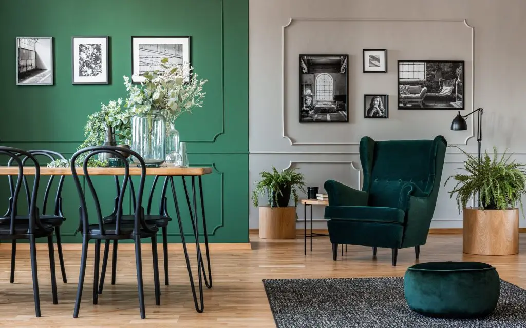11 Colors That Go With Emerald Green: Ideal Color Companions